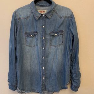 Mossimo denim button down with snap closure